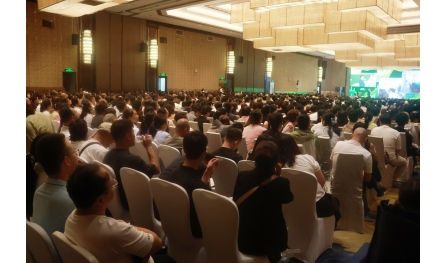 “健康中國 安惠在行動”鄭州站報告會舉行