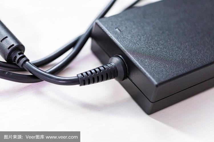 黑色電源線 數(shù)字時(shí)代的隱形織網(wǎng)
